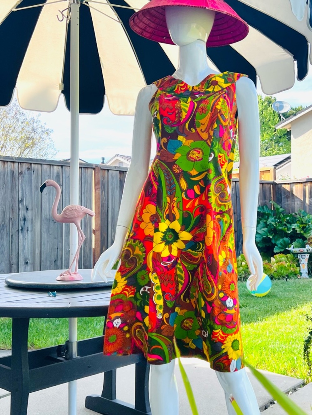 Sold 
Vintage 60’s Psychedelic Paisley Print Dress Dress Waterfall Back